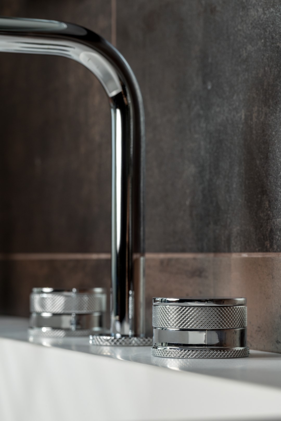 Смеситель на столешницу PRESTIGE на 3 отв. CHROME