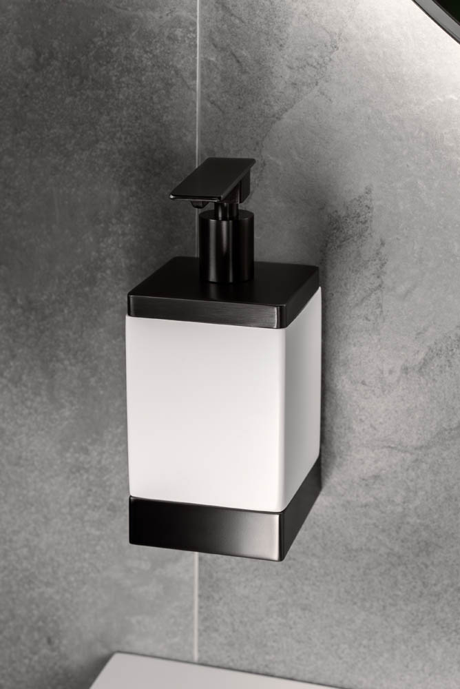 Диспенсер настенный Qubic Gun Metal