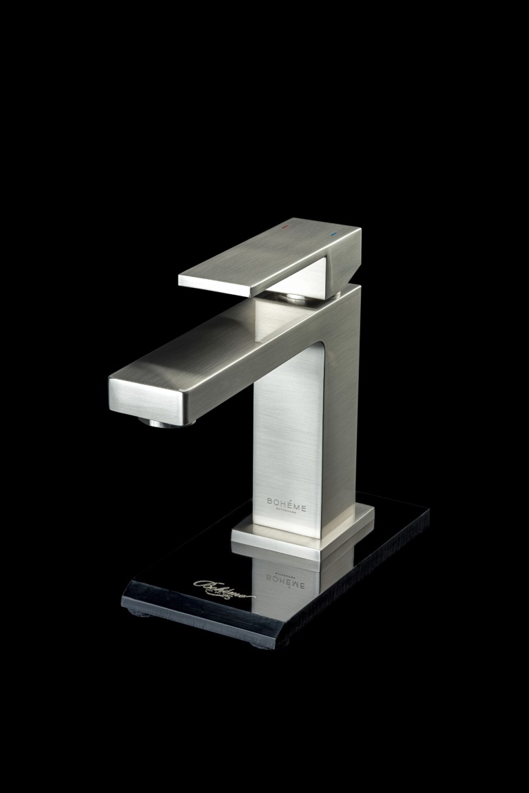 Cмеситель для умывальника Qubic Brushed Nickel