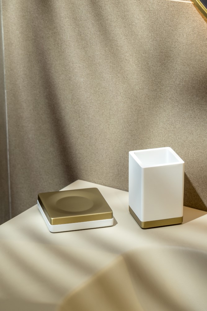 Мыльница квадратная Qubic Matt Gold